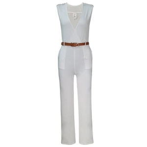 Combinaison blanche sans manches à col en V avec ceinture marron pour un style d'été