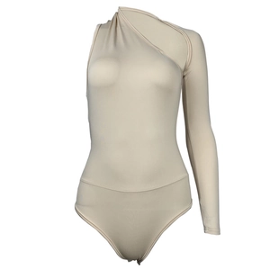 Body beige chic à une épaule avec encolure licou asymétrique et manches longues