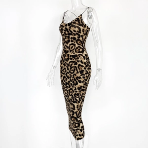 V-Ausschnitt Midikleid mit Leopardenmuster, dünnen Trägern und figurbetonter Passform