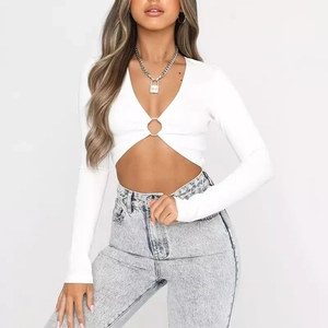 T-shirt Court Sexy pour Femme avec Col en V Manches Longues Anneau en Métal Ajouré Plissé Coupe Slim Clubwear Mode