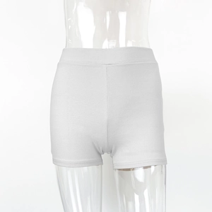 Détail du short gris côtelé en coton à taille haute avec ceinture élastiquée