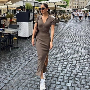 Robe Midi Ajustée à Manches Courtes pour Femmes d'été Élégante avec Col Polo Boutons Fente Latérale Couleur Unie en Tricot