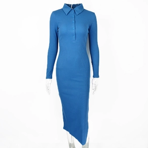 Detail of the blue ribbed knit dress with Polo collar and half-button placket design