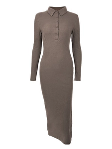 Dunkelgraues geripptes Maxikleid mit langen Ärmeln, Polokragen und Knopfleiste