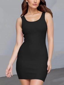 Schwarzes Damen-Minikleid aus Rippstrick mit U-Ausschnitt und ärmelloser, schmaler Passform