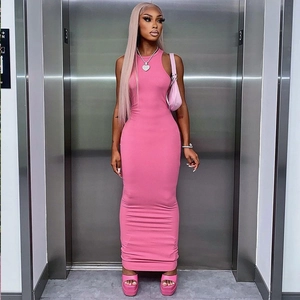 Schickes hot pink Rippstrick-Maxikleid mit ärmellosem Rundhalsausschnitt und figurnaher Form