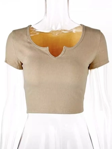 Top corto aderente in cotone a coste cachi con piccolo scollo a V per abbigliamento estivo