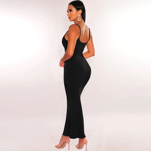 Robe longue caraco noire moulante en maille côtelée avec dos nu et coupe sirène