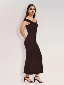 Robe de soirée longue moulante à épaules dénudées marron foncé pour fêtes d'été