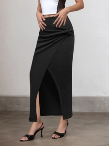 Jupe longue noire ajustée à taille haute avec détail noué et fente frontale