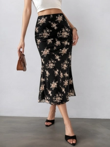 Floral high-waisted midi skirt with elegant mermaid hem and retro rose pattern