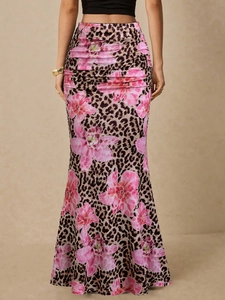 High-waisted leopard print maxi skirt with pink floral pattern in a slim fit silhouette