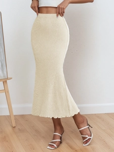 Elegant off-white knitted high waist fishtail skirt with textured mermaid hemline long dress
