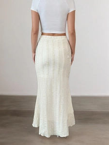 Jupe sirène blanche élégante en maille à taille haute avec texture à rayures