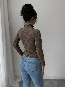 Haut moulant à col montant pour femme, marron foncé avec motif floral vintage chic