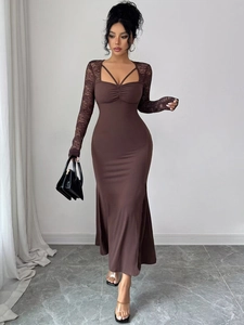 Damen Sexy Bodycon Maxikleid Spitze Patchwork Langarm Überkreuzter Ausschnitt Gerafft Slim Fit Kaffee Abendparty Langes Kleid