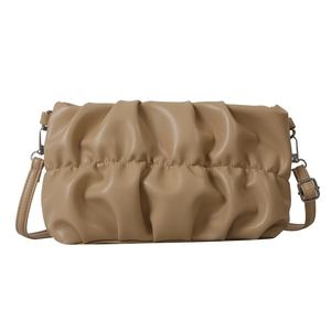 Sac hobo plissé kaki chic avec bandoulière réglable et finition en cuir PU lisse