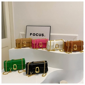 Minimalistische Kettenschultertaschen für Damen in sechs Farben mit goldenen Metallschnallen