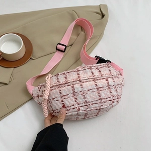 Sac banane en tweed rose chic pour femme avec bandoulière réglable et texture