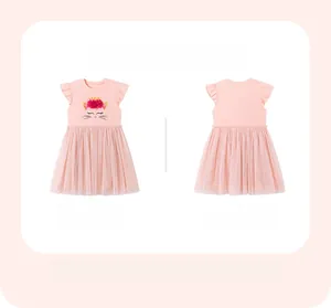 Vue à plat d'une robe en tulle rose pour fille avec imprimé chat couronné devant et dos