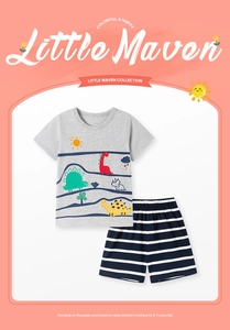 Detail von Little Maven Baumwollset mit Dinosaurier-T-Shirt und gestreiften Shorts