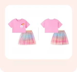 Vorder- und Rückansicht des rosa Sommer-Sets für Mädchen mit Regenbogen-Tüllrock