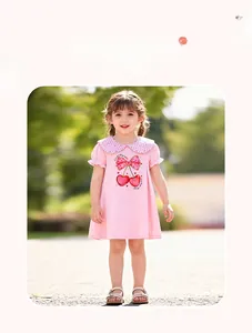 Robe rose à manches courtes pour fille avec imprimé cerise et col vichy