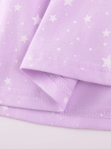 Mädchen Kleid in Lila aus Baumwolle mit Sternenmuster und robustem Doppelsaum-Detail