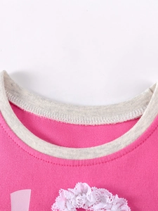 Robe en tricot rose pour fille avec col gris, dentelle et détail de ruban rose