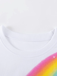 T-shirt en coton blanc pour filles avec imprimé arc-en-ciel et col rond aux finitions soignées