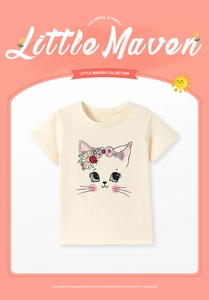 Detail of soft cotton girl's T-shirt with cute cartoon cat and flower crown print