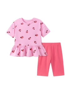 Ensemble rose pour petite fille avec imprimé coccinelle et ourlet à volants