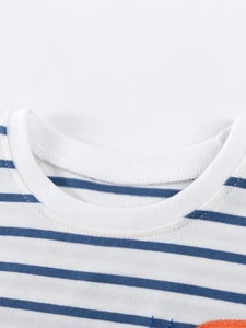 T-shirt en coton à rayures bleues et blanches avec col rond et broderie détaillée