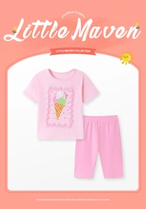 Détail de l'ensemble d'été rose pour fille avec broderie de crème glacée
