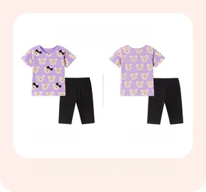 Détails avant et arrière de pyjama violet pour fille avec imprimé ours en coton doux