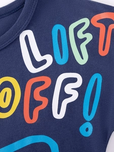 T-shirt bleu marine pour garçon à manches courtes avec imprimé coloré 'LIFT OFF!'