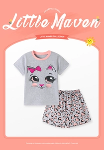 Detail of grey cotton T-shirt and pink heart shorts set for girls aged 2-7