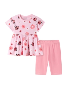 Ensemble d'été rose pour petite fille avec motif coccinelle et short fleuri