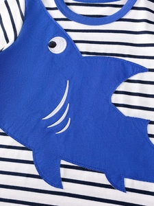 Short-sleeved cotton t-shirt with navy stripes and a blue shark appliqué for boys
