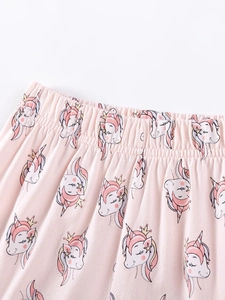 Kinderhose aus rosa Baumwolle mit elastischem Bund und süßem Einhorn-Cartoon-Muster
