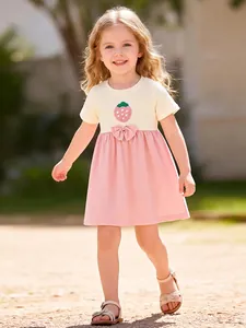 Mädchen Süßes Sommer Kurzarm Erdbeere Chenille Stickerei Kleid Farbblock Patchwork Schleife 100% Baumwolle Prinzessinnenkleid