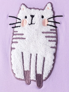 Robe violette pour fille avec broderie chat blanc pelucheux et texture en relief