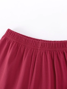 Short pour enfants bordeaux en tricot de coton avec taille élastique et coutures renforcées