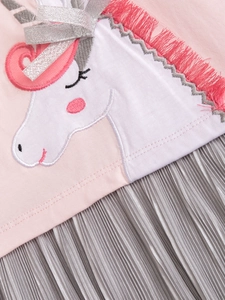 Robe rose pour fille avec broderie licorne et jupe plissée argentée brillante