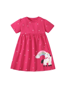 Vestido rosa fucsia de manga corta para niña con parche de unicornio y estrellas