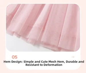 Dettaglio del tutù in tulle rosa multistrato per abito da principessa in cotone bimba