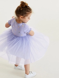 Robe violette pour fille à manches courtes avec imprimés arc-en-ciel et jupe en tulle