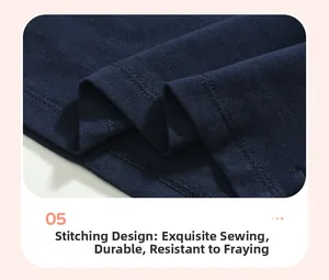 Detail aus hochdichtem marineblauem Baumwollstoff mit flacher Doppelnaht am Saum