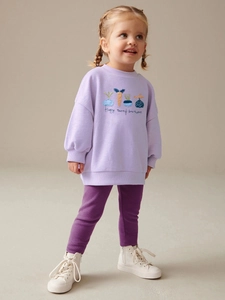 Completo bambina con felpa a maniche lunghe viola e leggings con ricamo di verdure