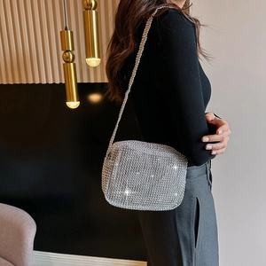 Elegant silver rhinestone shoulder bag with chain strap for women evening fashion